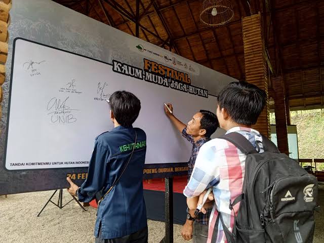Diskusi & Pembekalan
